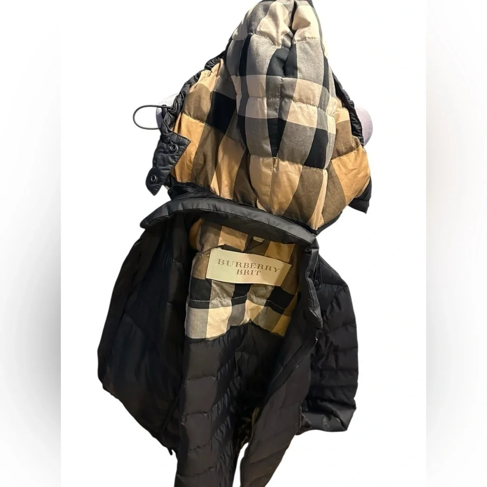 Burberry Men's Black Puffer Jacket size M